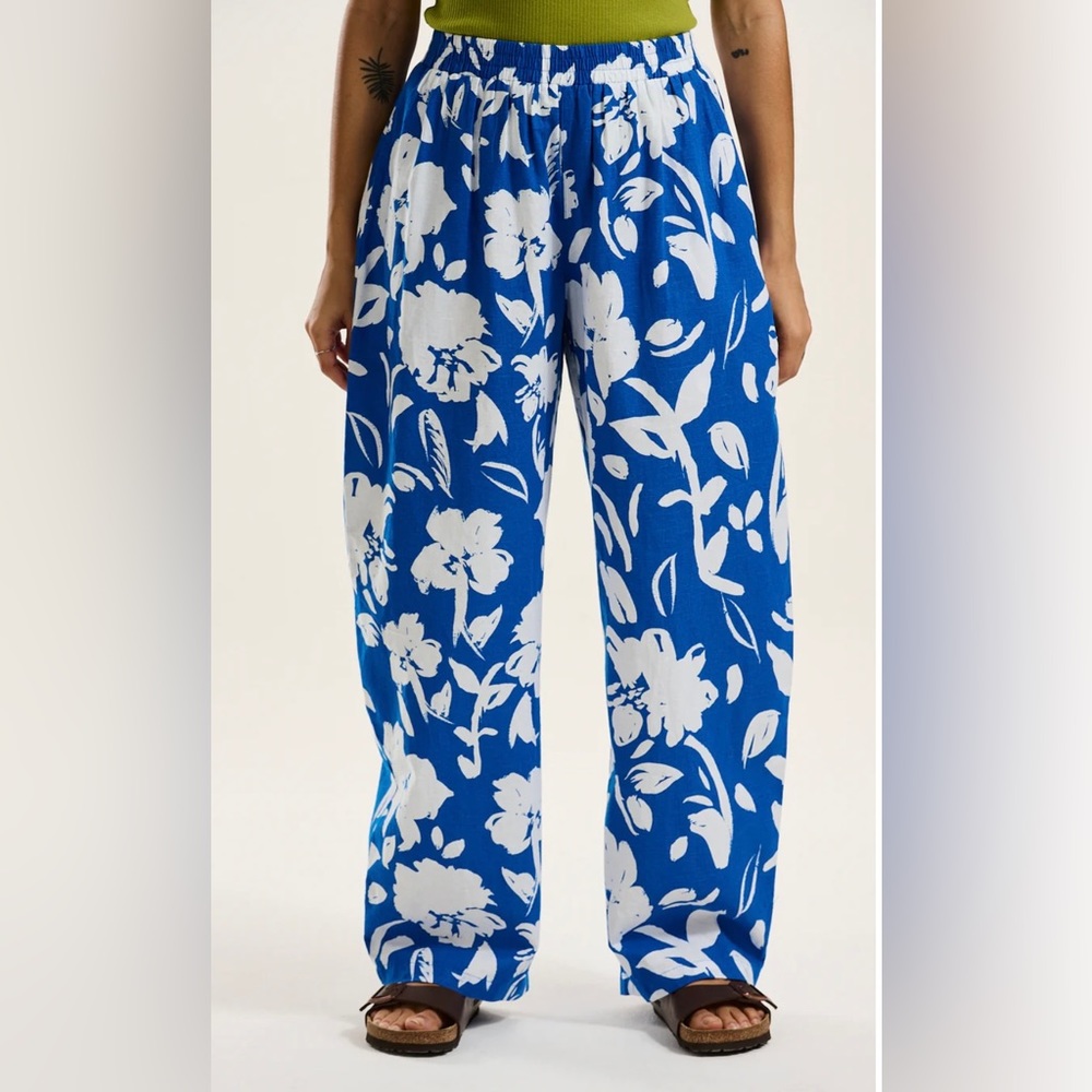 Lucy & Yak Freddie Pants NWOT - Blue/White Floral